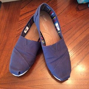 Navy Toms Size 9.5